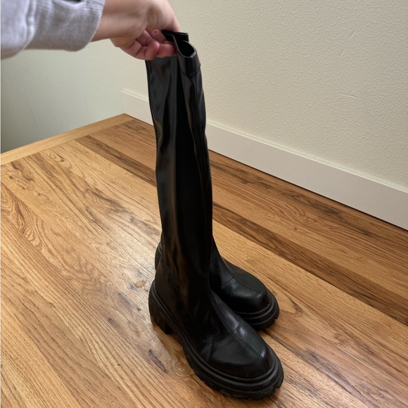 Black Platform Boots - Picture 5 of 7